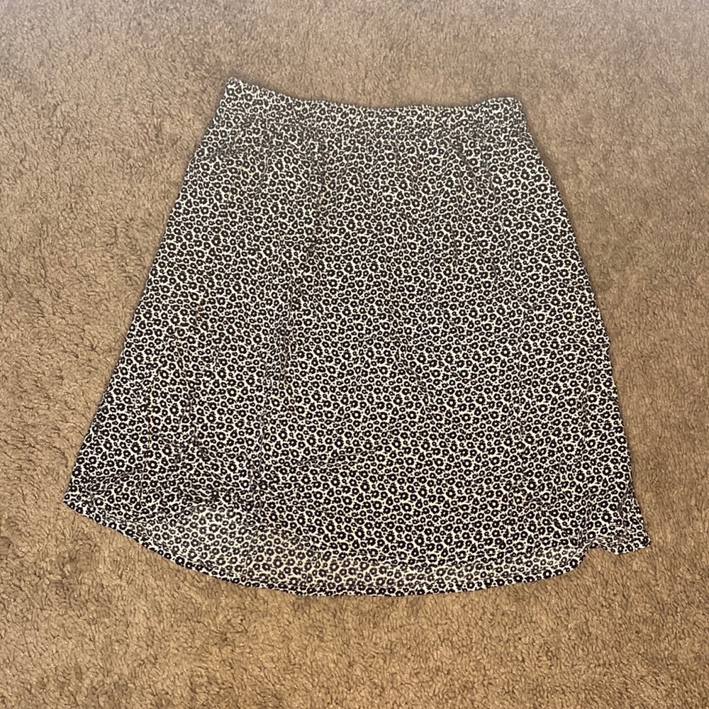 Black and white floral print skirt